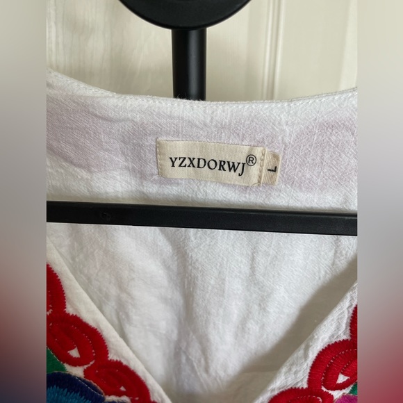 Beautiful embroidery flower women’s top - Picture 2 of 5